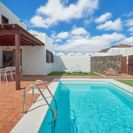 Casa Nolva Heated Pool Prázdninový dům Playa Blanca (Lanzarote)